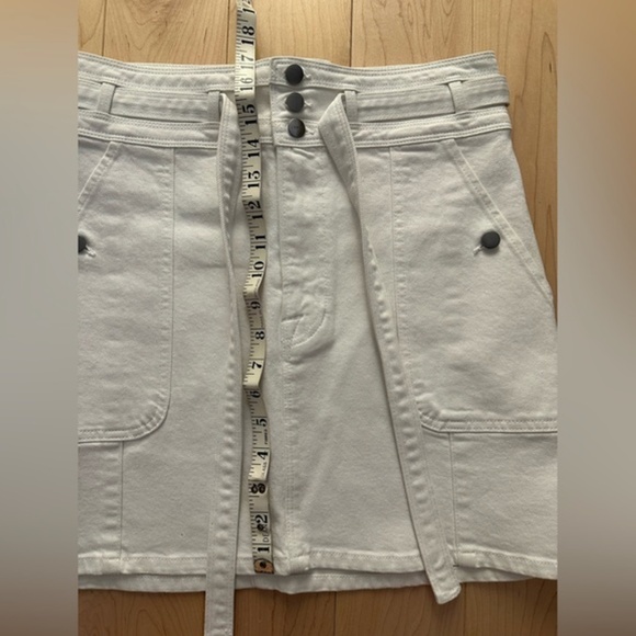 BNWOT- FRAME Le Mini Broderie Anglaise Denim Mini Skirt White (27) - Picture 7 of 10